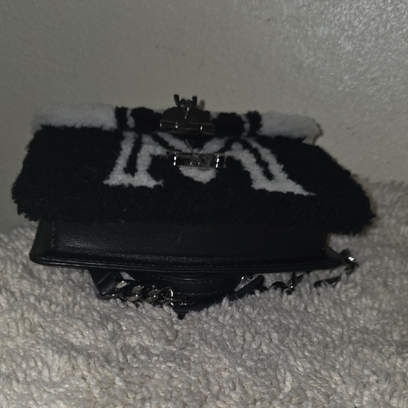 MCM Black and White Crossbody Bag with Sleek Design - Picture 15 of 15